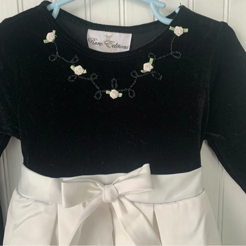 Rare Editions (4T) Black and White Dress with Bow and underlay slip - Picture 2 of 6